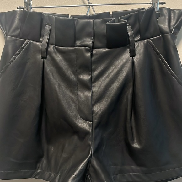 CLUB L LONDON (NWT) Leather Look Paperbag Shorts, Black, Size 8 (US), 12 (UK) - Picture 6 of 14